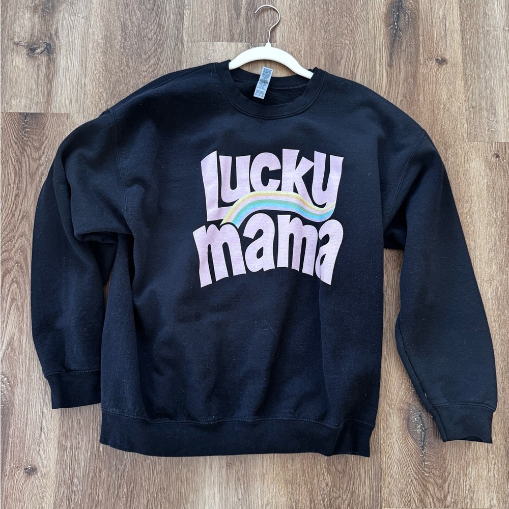 Women’s XL “Lucky Mama” crewneck sweater